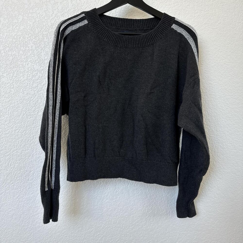American Eagle Women's Knit Crewneck Grey and Black Crop Pullover Sweater, small